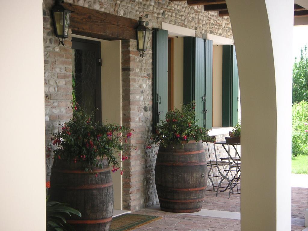 Agriturismo Due Torri Монтебеллуна Номер фото
